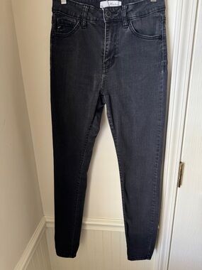 KanCan Black Skinny Jeans — Sleek High-Rise Fit Size 27